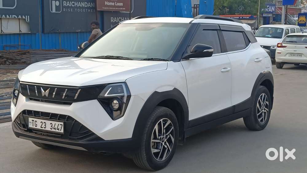 Mahindra Xuv 3xo Ax5 Ds Mt, 2024, Diesel