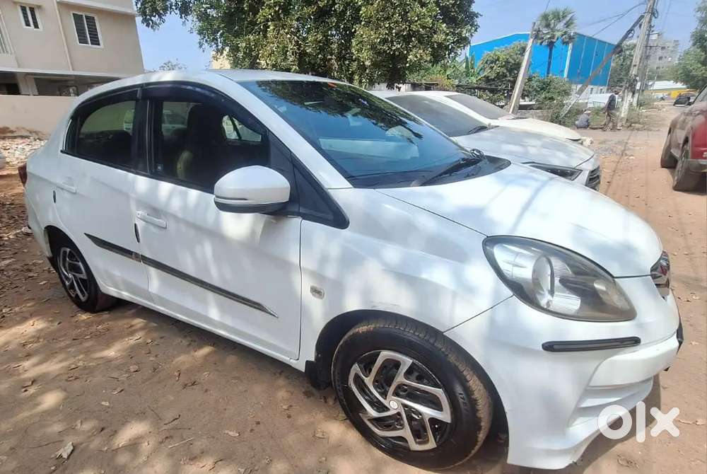 Honda Amaze 2015 Diesel Well Maintained