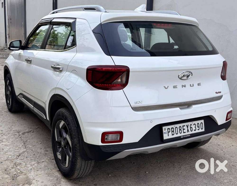 Hyundai Venue, 2022, Petrol