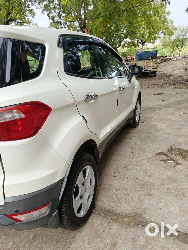 Ford Ecosport Petrol 2015 -