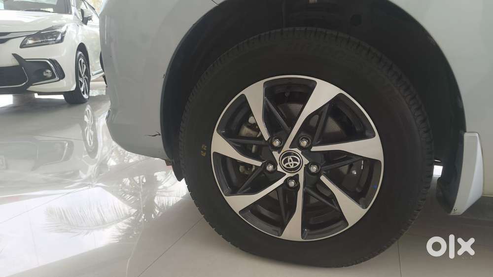 Toyota Rumion V Mt, 2024, Petrol