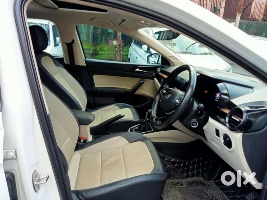 Skoda Slavia Style 1.0l Tsi At, 2023, Petrol
