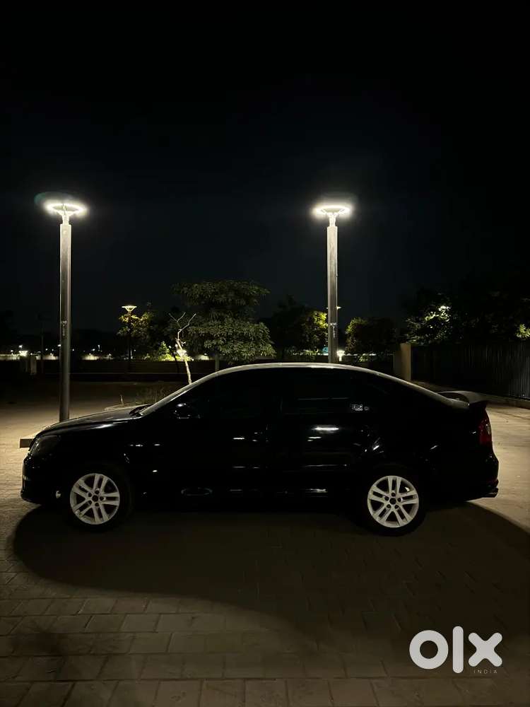Skoda Laura 1.8 Vrs 2012 Model