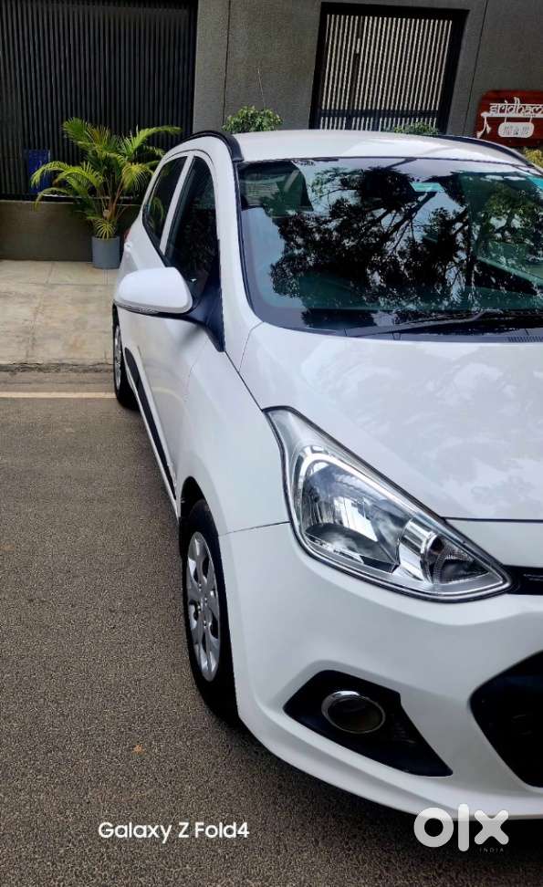 Hyundai Grand I10 Sportz, 2015, Petrol