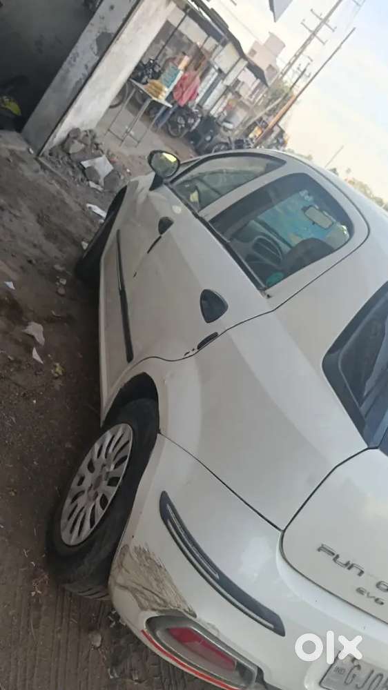 Fiat Punto Evo 2015 Petrol 100000 Km Driven