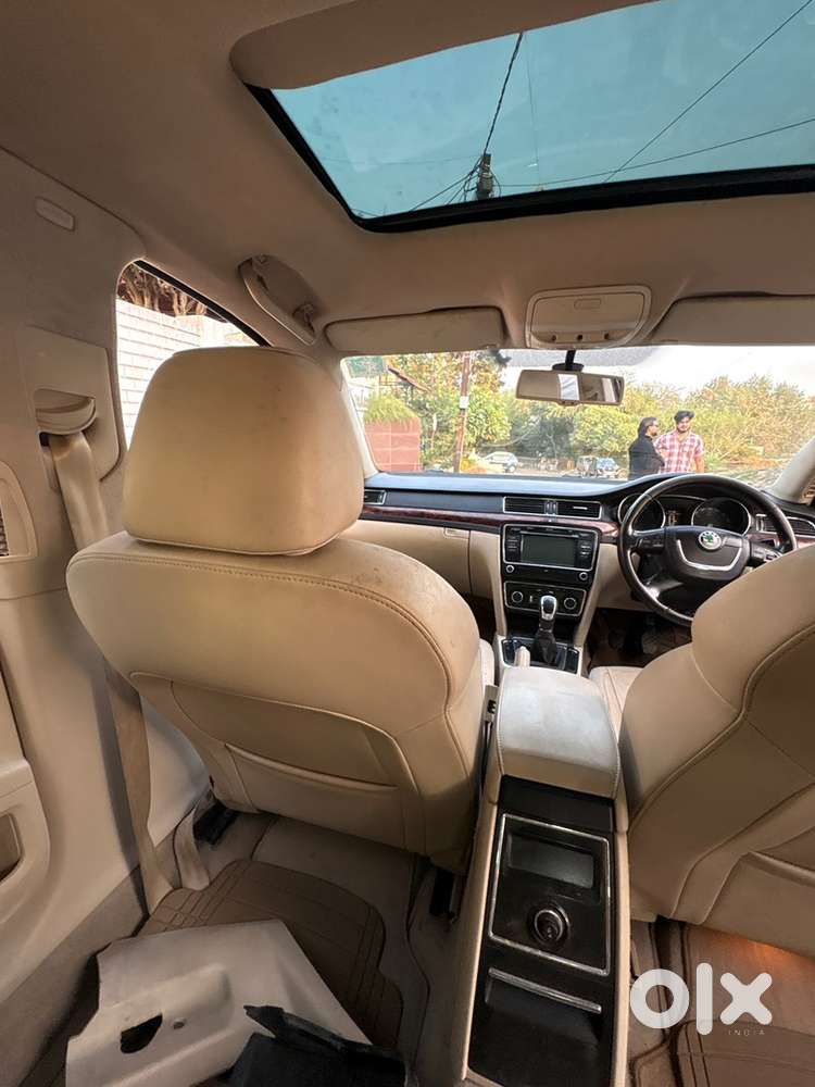 Skoda Superb 2012 Petrol Sunroof Mp09