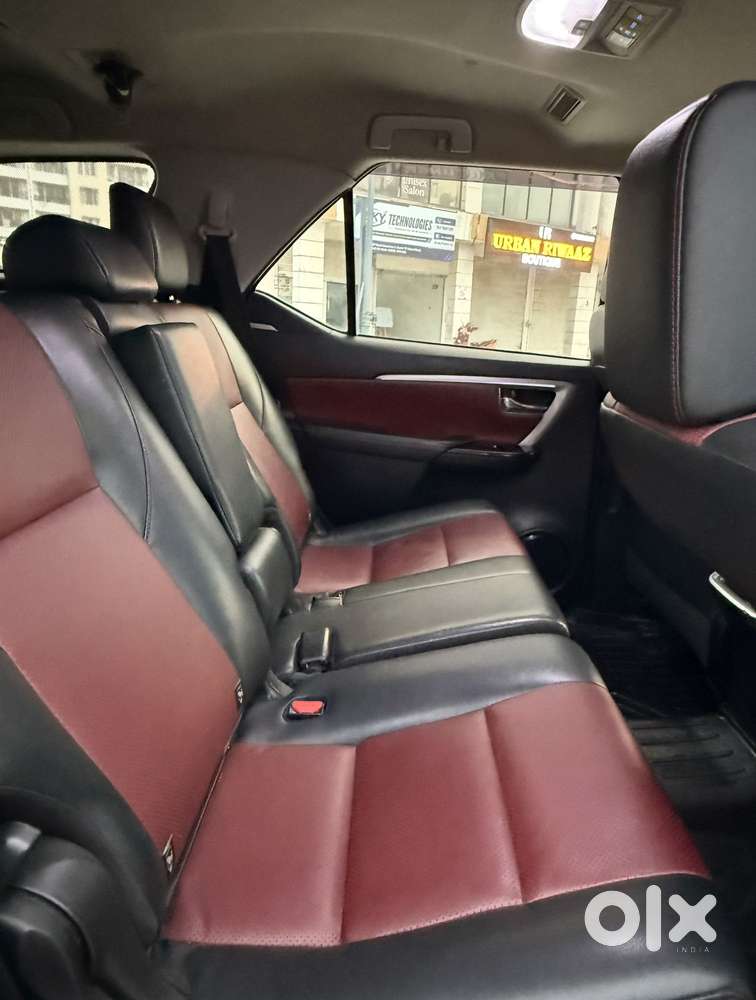 Toyota Fortuner 2.8 Legender 4x4, 2022, Diesel
