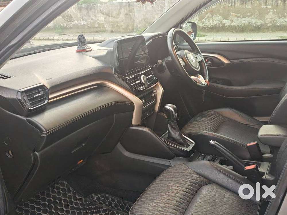 Maruti Suzuki Grand Vitara 1.5 Alpha Plus Intelligent Hybrid Ecvt, 2..