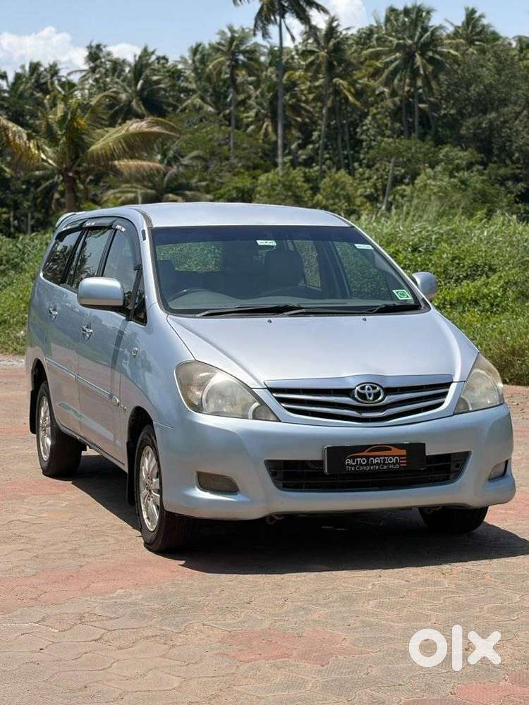 Toyota Innova 2.5 V Diesel 8-seater, 2009, Diesel