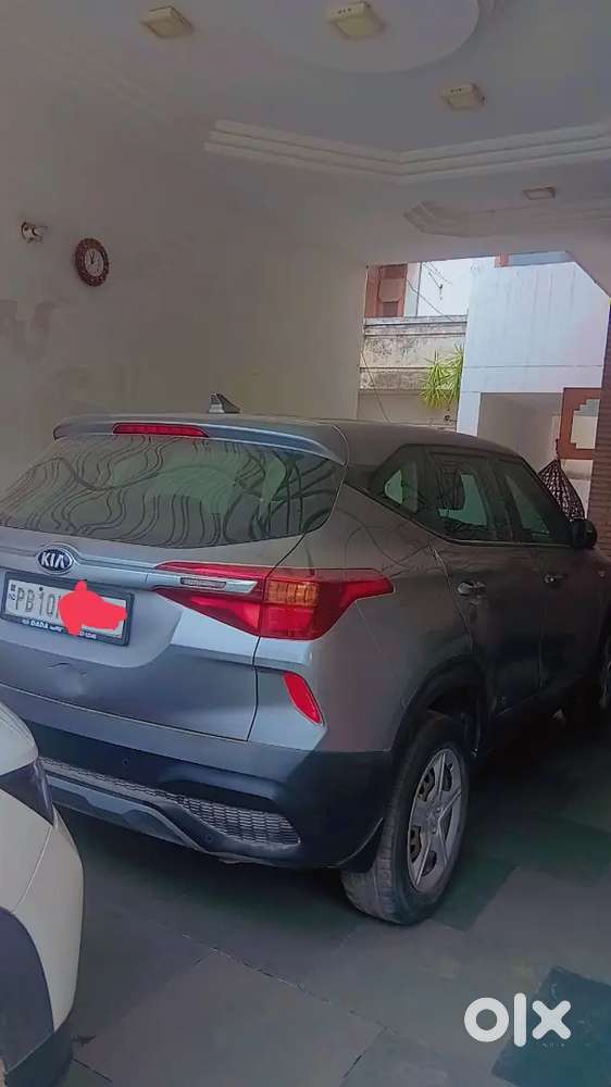 Steel Silver Kia Seltos