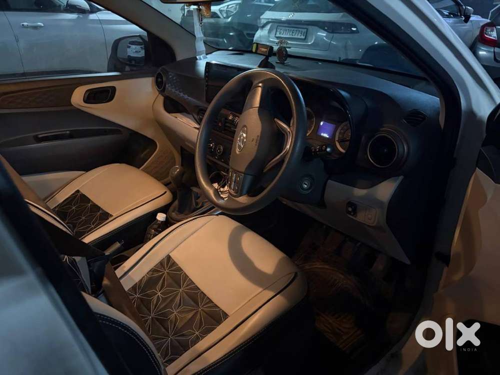 Hyundai Aura 2020 Cng 60000 Km Driven