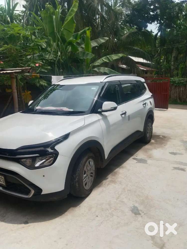 Kia Carens 2023 Petrol 7-seater