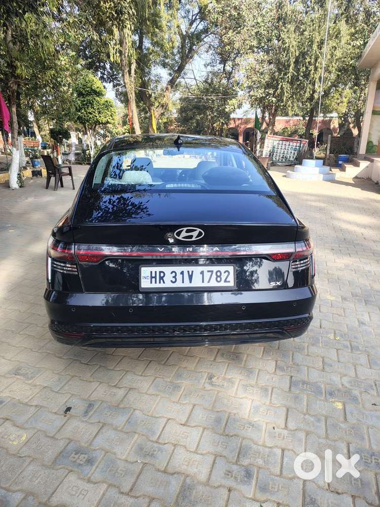 Hyundai New Verna Petrol Manual 2025 Black