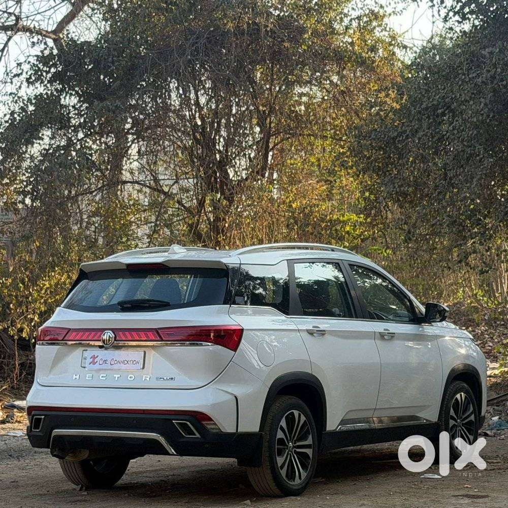 Mg Hector Plus Sharp Pro 1.5 Turbo Petrol Cvt 7 Str, 2023, Petrol