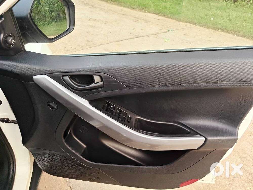 Tata Nexon 1.2 Revotron Xm, 2020, Petrol