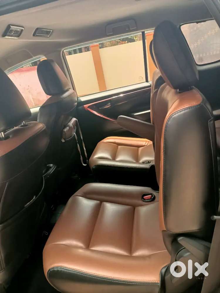 Toyota Innova Crysta 2017 Diesel 230000 Km Driven