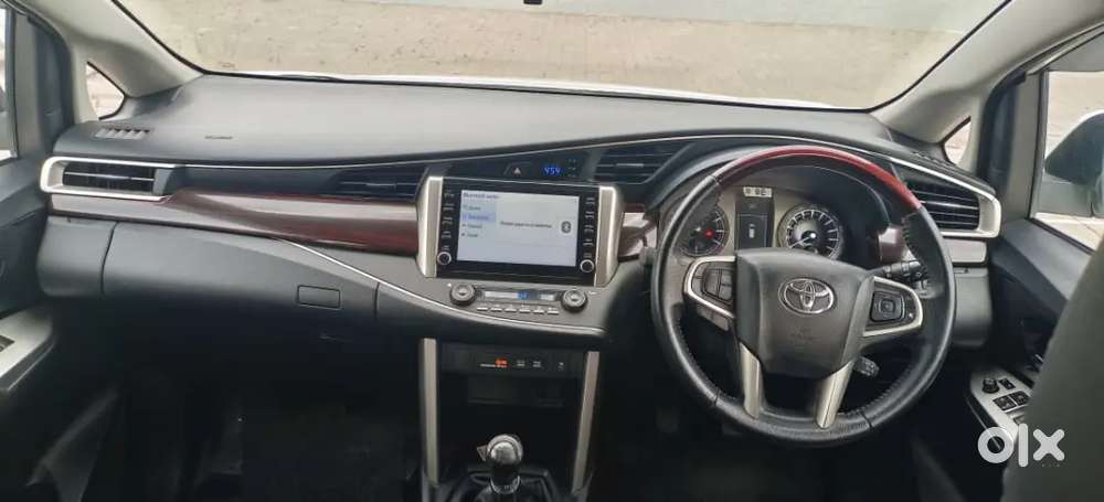 Innova Crysta V