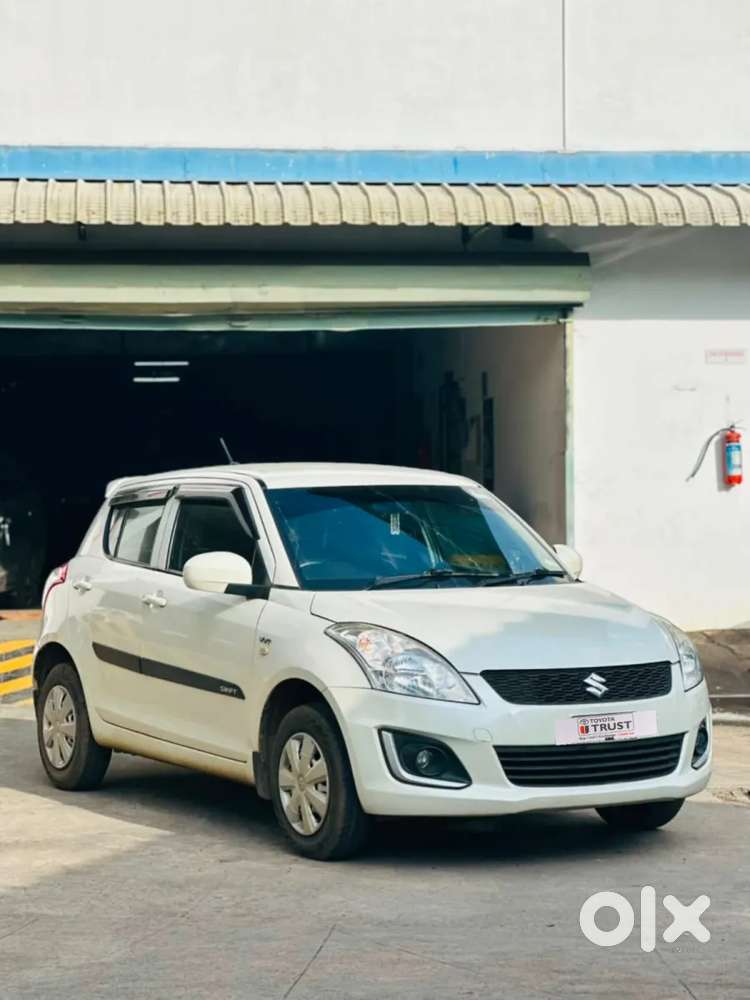 Maruti Suzuki Swift Lxi Optional-o, 2017, Petrol