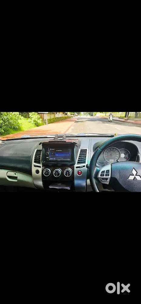 Mitsubishi Pajero Sport 2013 Diesel 200000 Km Driven