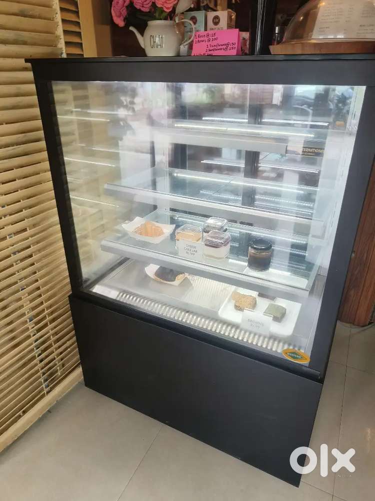 Display counter 3.5ft
