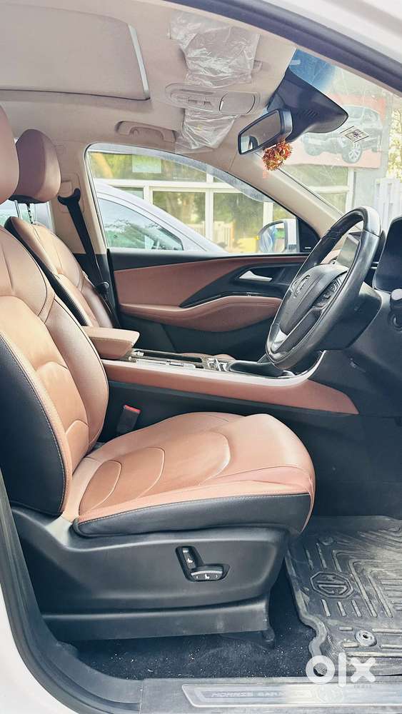 Mg Hector Plus Savvy Pro 1.5 Turbo Petrol Cvt 6 Str Dual Tone, 2024,..