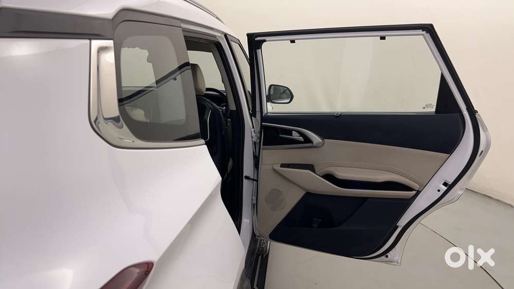 Kia Carens Luxury (o)1.5 Turbo Petrol Dct 7 Str, 2024, Petrol