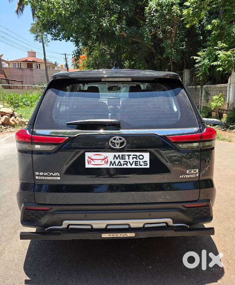 Toyota Innova Hycross 2.0 Zx Hybrid 7 Str, 2023, Petrol