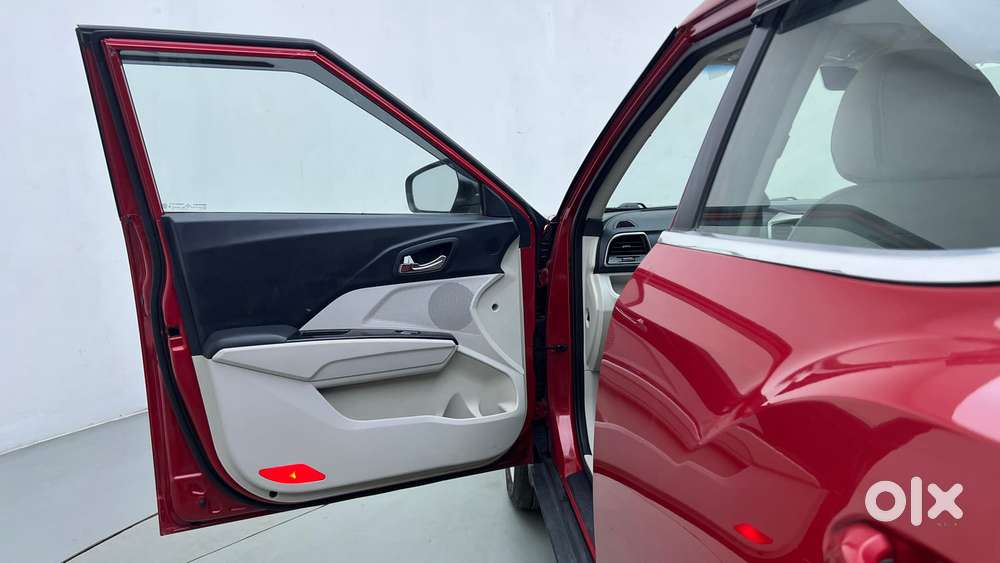 Mahindra Xuv300 W8 Amt Diesel, 2021, Diesel