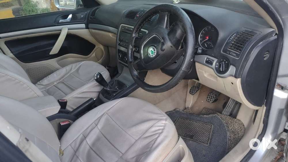 Skoda Laura Ambiente 2.0 Tdi Cr Manual, 2010, Diesel