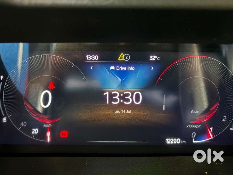 Mahindra Xuv 3xo Ax5 Pm Mt, 2025, Petrol
