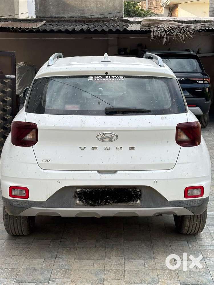 Hyundai New Venue 2022 Diesel Well Maintained