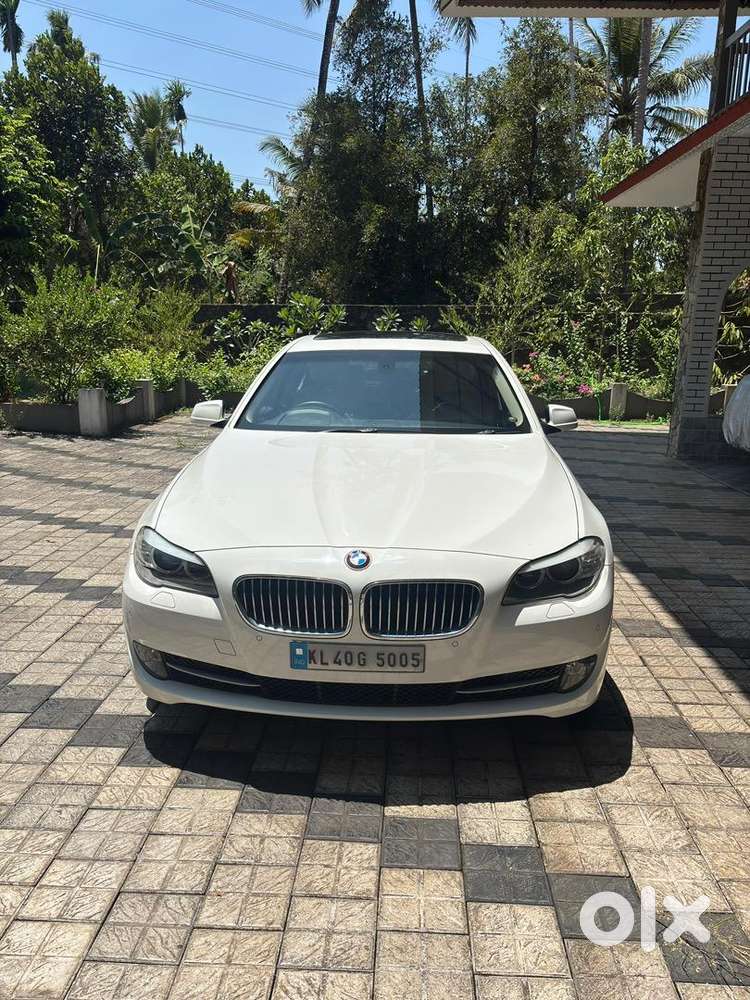Bmw 5 Series Luxury Line And Thar Roxx Ax5 Luxuary For Rentals With Dr