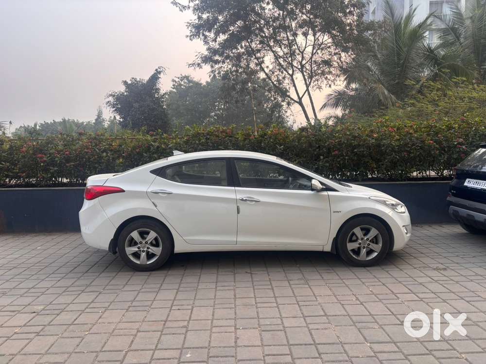 Hyundai Elantra 2012 Petrol Well Maintained
