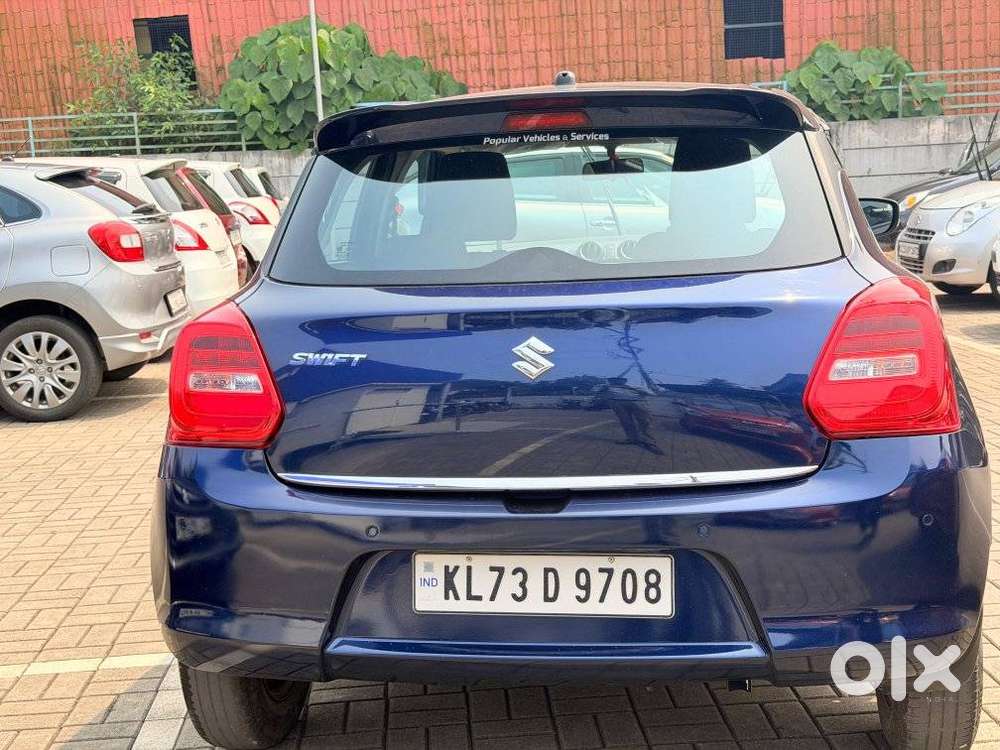 Maruti Suzuki Swift Vxi + Manual, 2022, Petrol