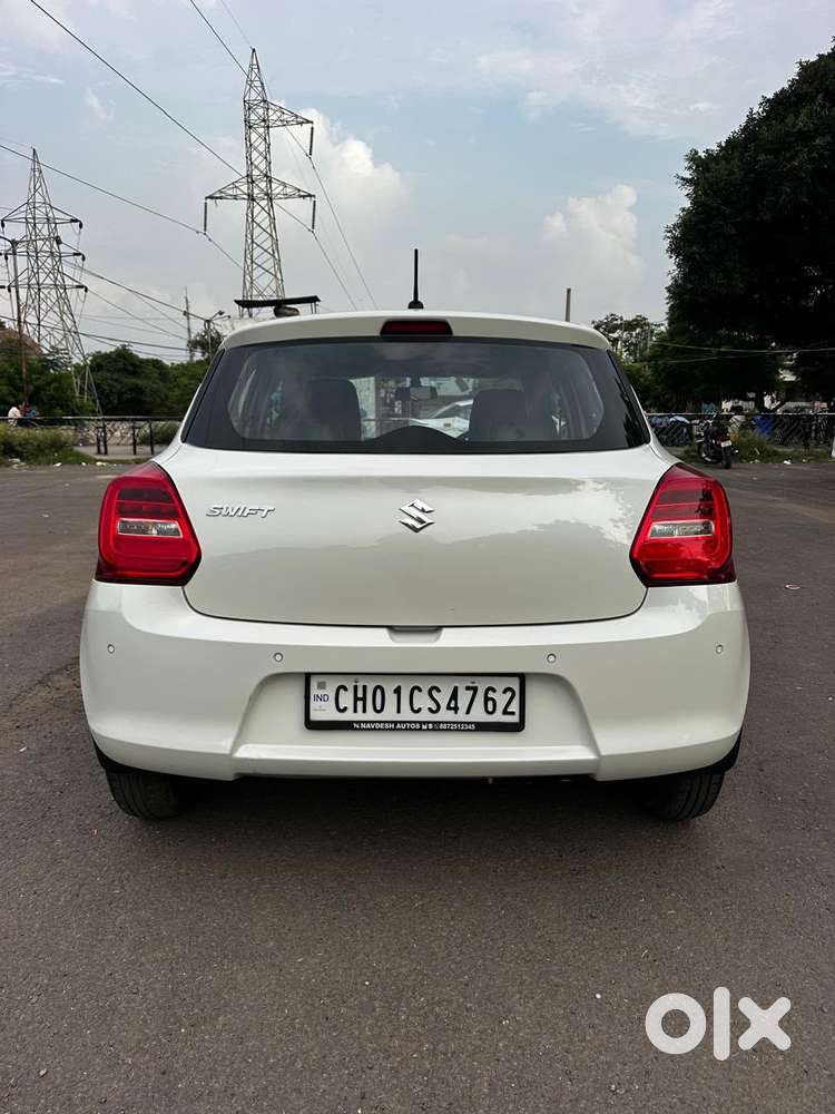Maruti Suzuki Swift Vxi + Manual, 2024, Petrol