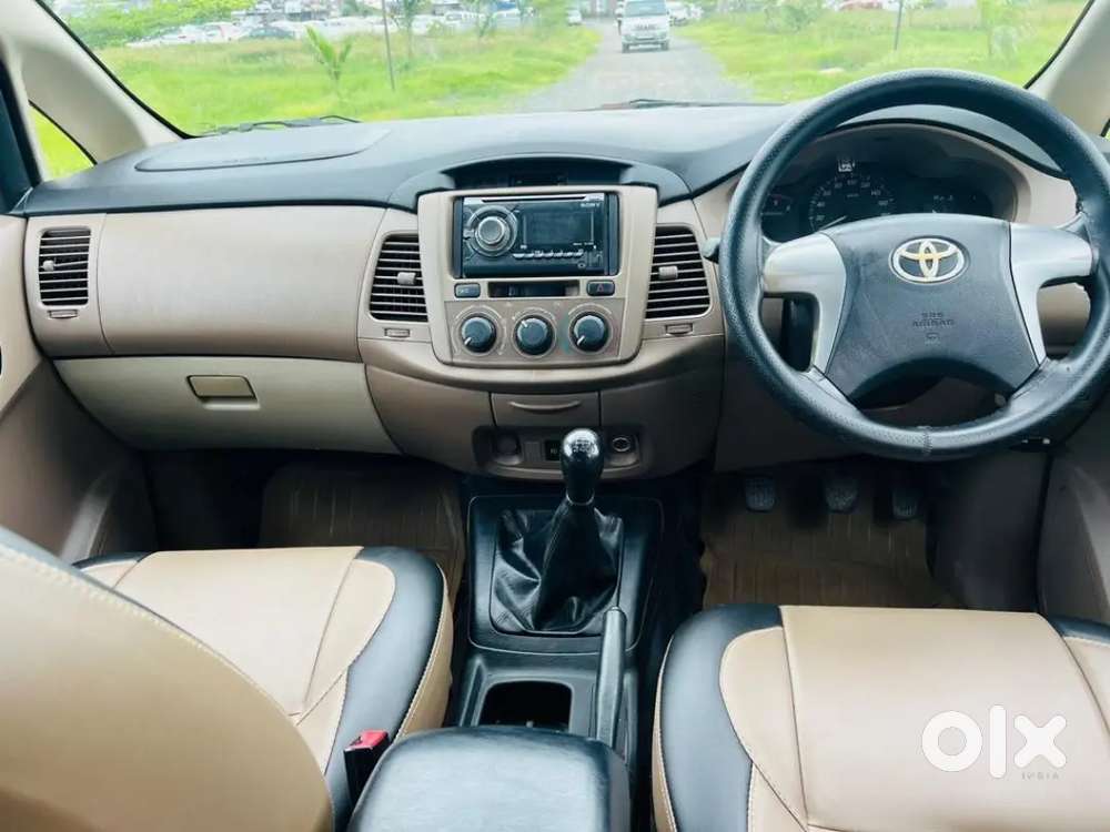 Toyota Innova 2015 Diesel 120000 Km Driven