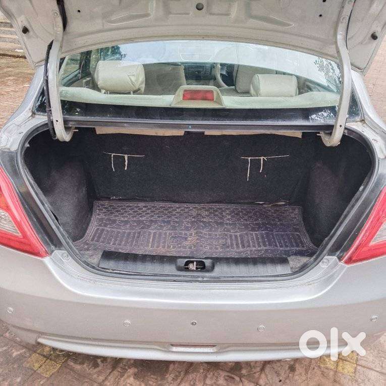 Maruti Suzuki Swift Dzire 1.2 Vxi Bsiv, 2013, Petrol