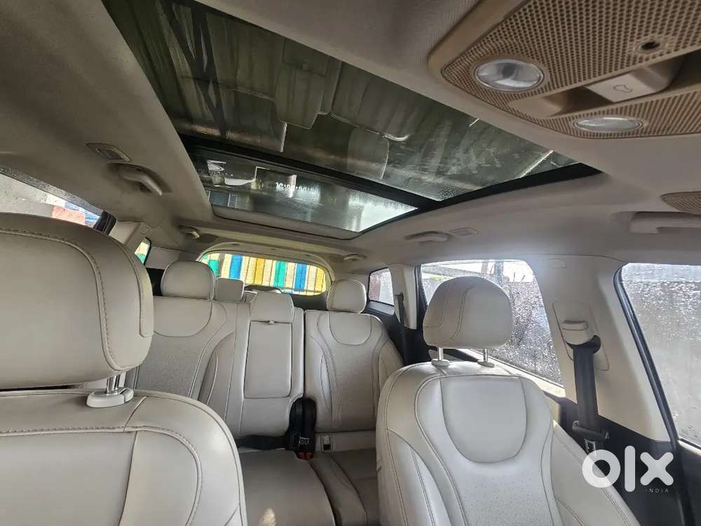 Mahindra Xuv700 Dec 2022 Automatic Luxary Pack With Panaromic Sunroof