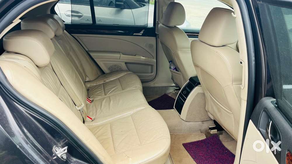 Skoda Superb Petrol 2011