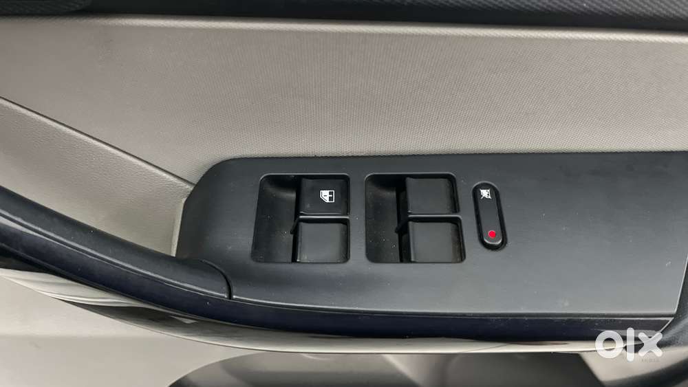 Tata Tiago 1.2 Revotron Xta, 2018, Petrol