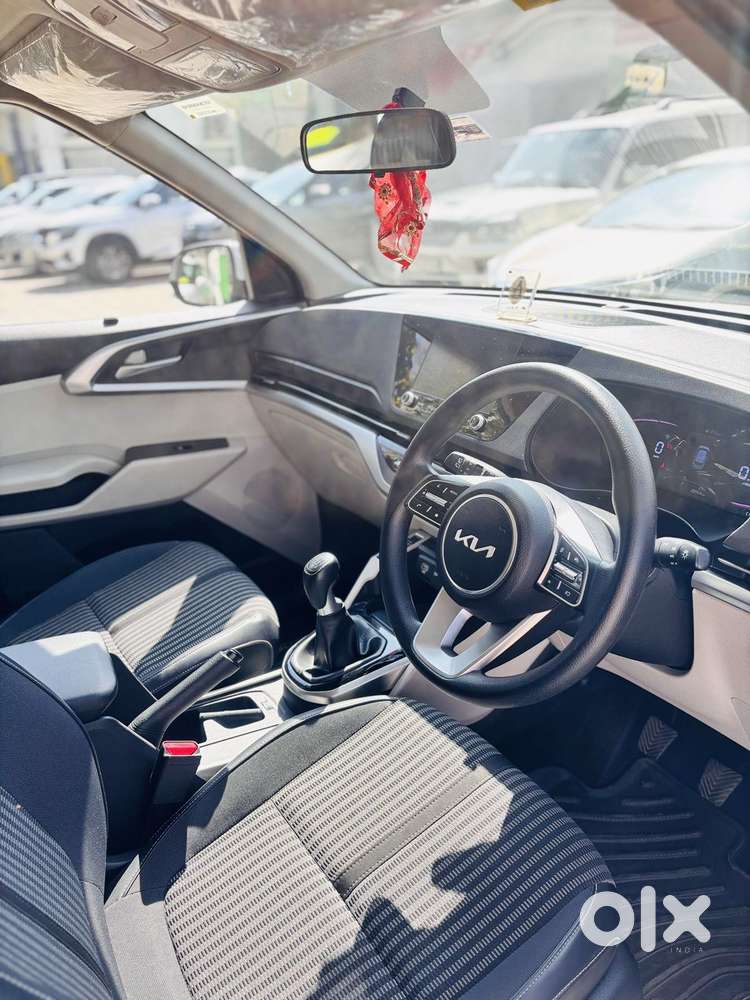 Kia Carens 1.4 Prestige Plus Turbo 7 Str, 2023, Petrol