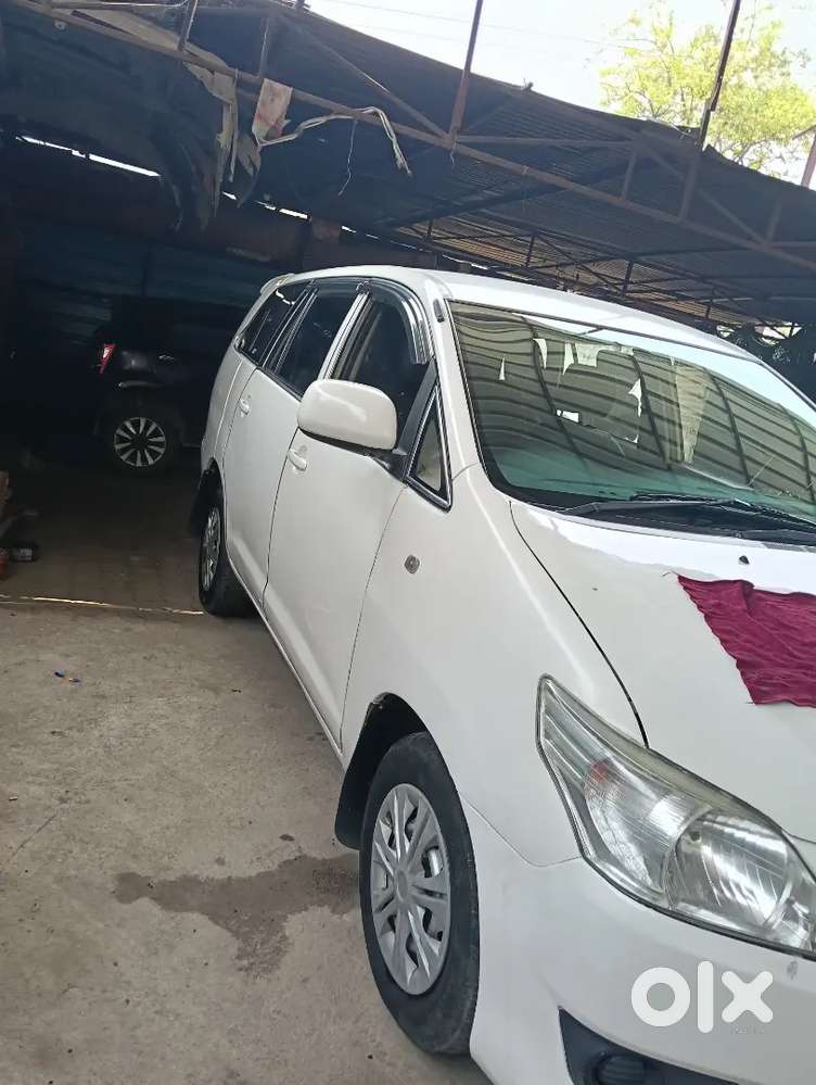 Toyota Innova 2016 Diesel Well Maintained