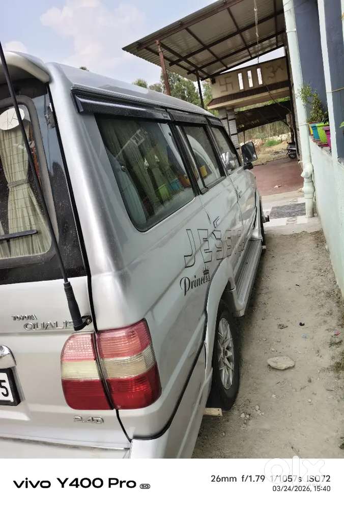 Modified Vehicle With Sunroof Led 3in 1 Fog Lights Roof Ac