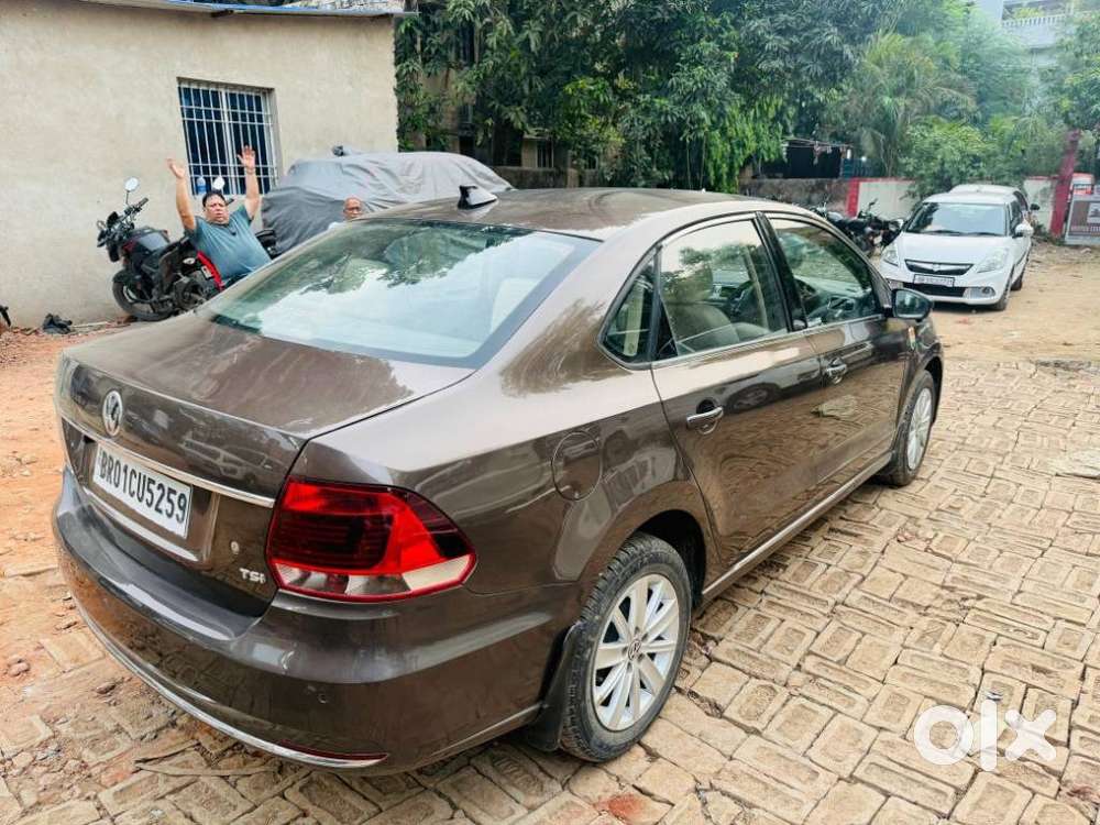 Volkswagen Vento 1.2 Highline Plus At 16 Alloy, 2016, Petrol
