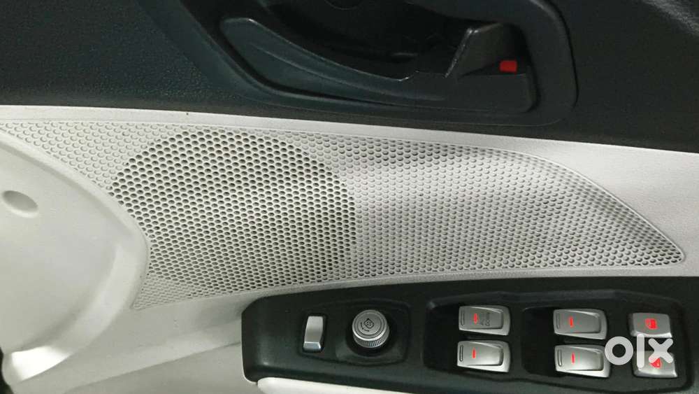 Mahindra Xuv300 W6, 2023, Petrol