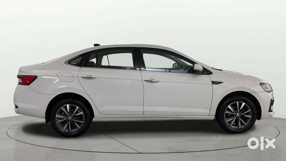 Skoda Slavia 1.0 Tsi Style At, 2023, Petrol