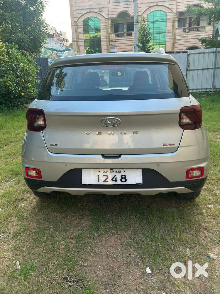 Hyundai Venue 2019 Petrol Well Maintained