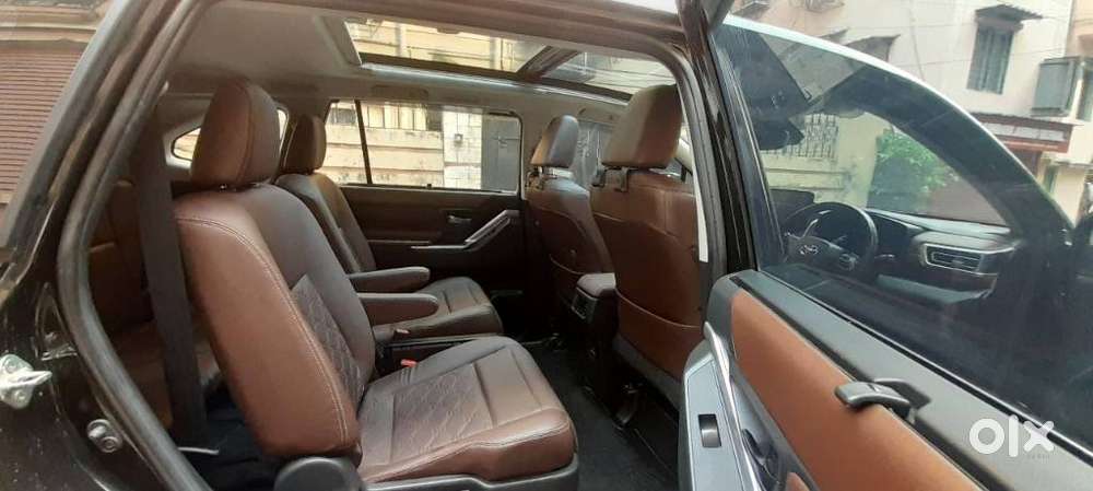 Toyota Innova Hycross 2.0 Zx Hybrid 7 Str, 2023, Petrol