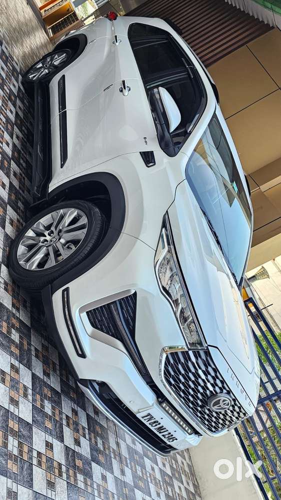 Toyota Innova Hycross 2.0 Zx (o) Hybrid 7 Str, 2025, Petrol