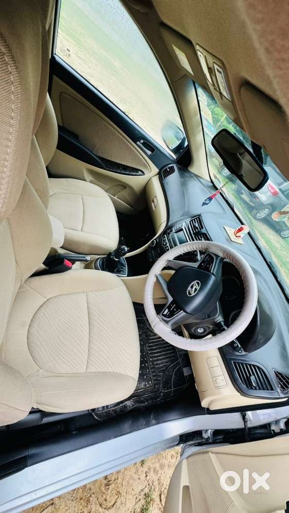 Hyundai Fluidic Verna 2016 1st Owner 2 Keys Full Insured New Tyres